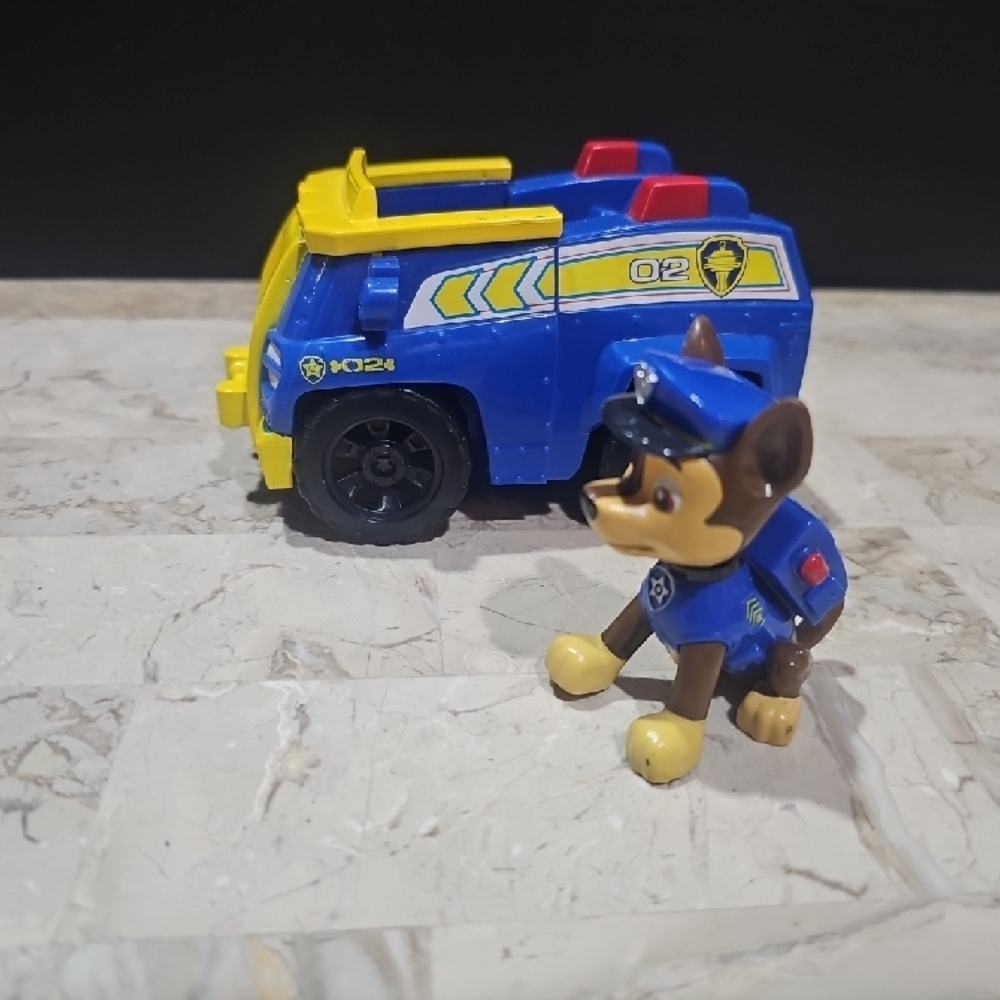 Paw Patrol Blue Police‎ Vehicle and Chase Figure